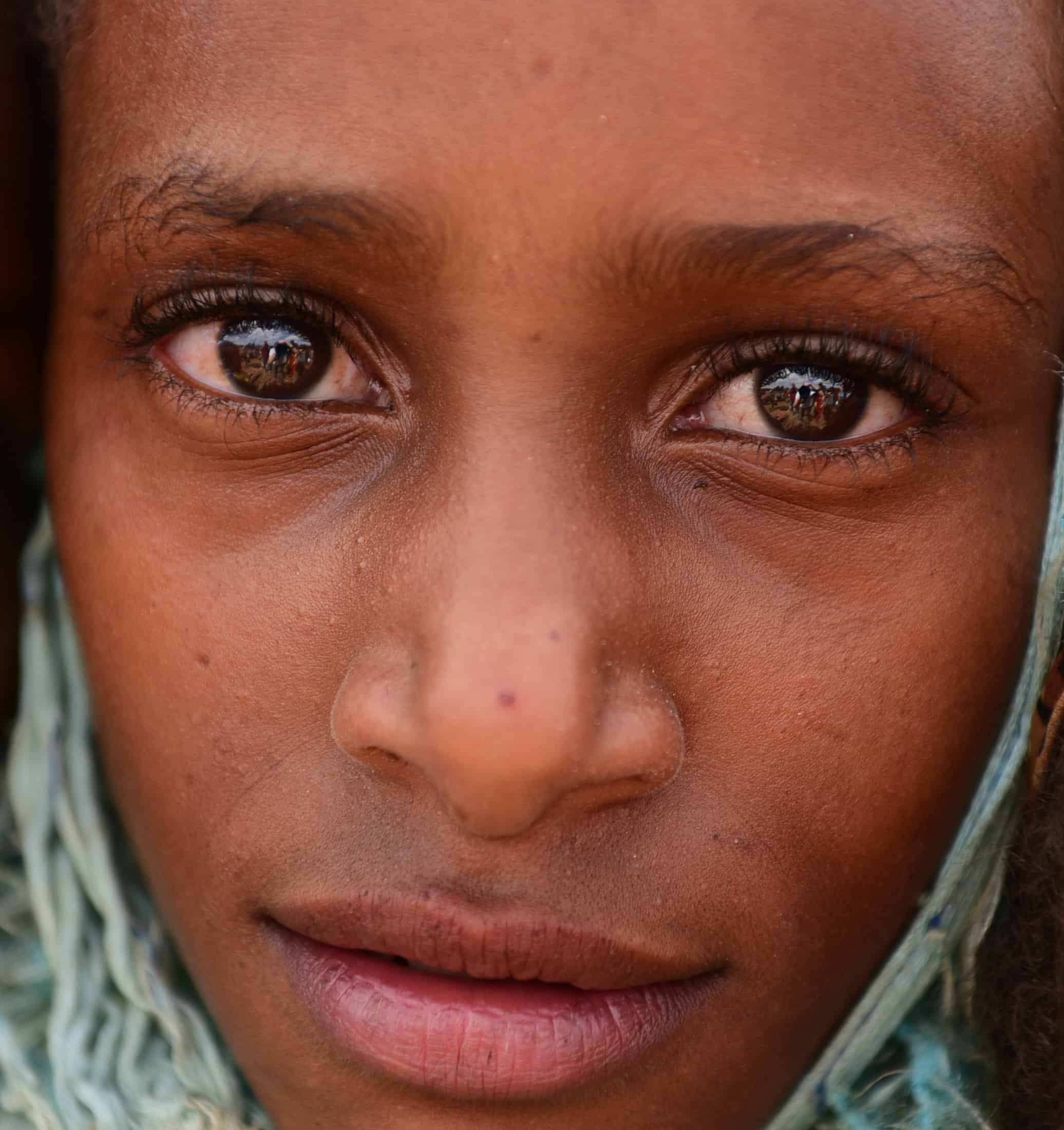 portrait-of-an-ethiopian-girl-with-beautiful-eyes-monika-salzmann