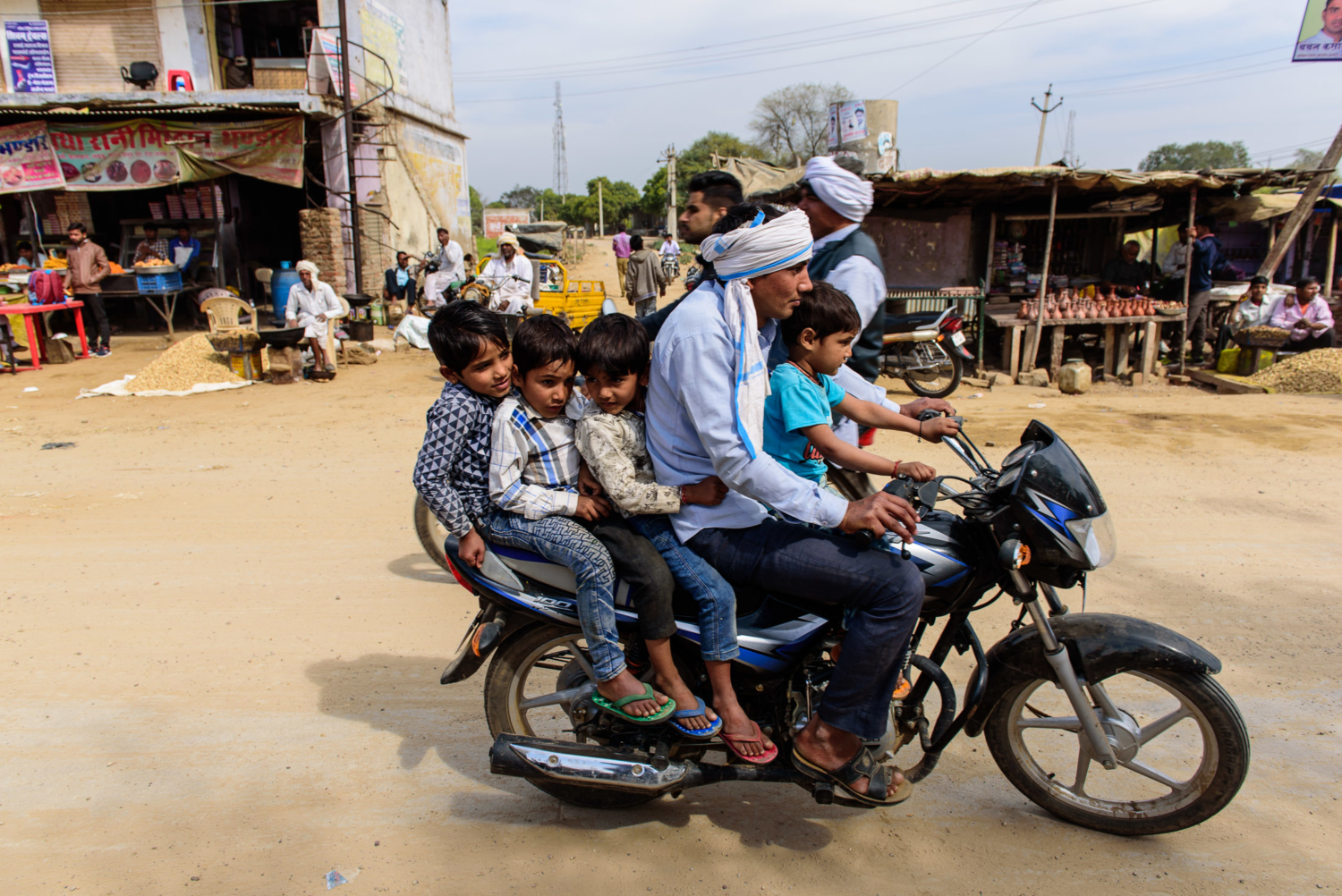 Five people on a motorcycle in India Monika Salzmann Travel Photography